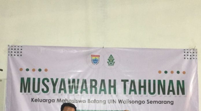 Tubagus dan Syahrul bersalaman