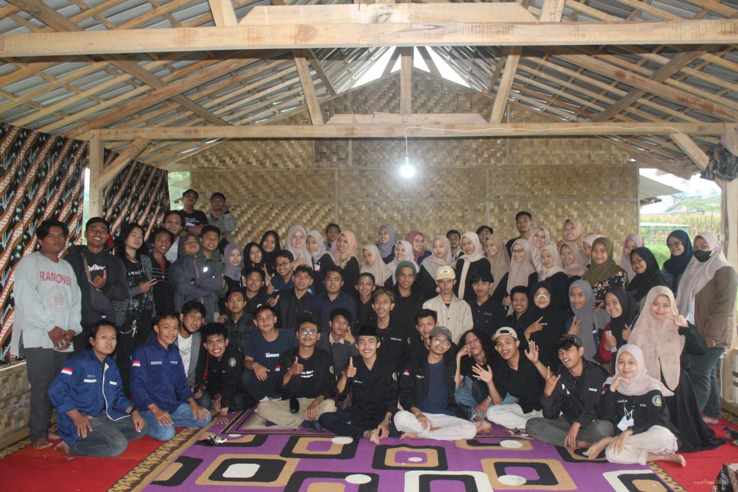 Foto bersama Panitia dan Peserta Akrobat ISMABA Wonosobo