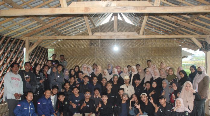 Foto bersama Panitia dan Peserta Akrobat ISMABA Wonosobo