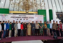 Momen foto bersama Desk Pemilu dan Penandatanganan Deklarasi Pemilu 2024 Aman dan Damai