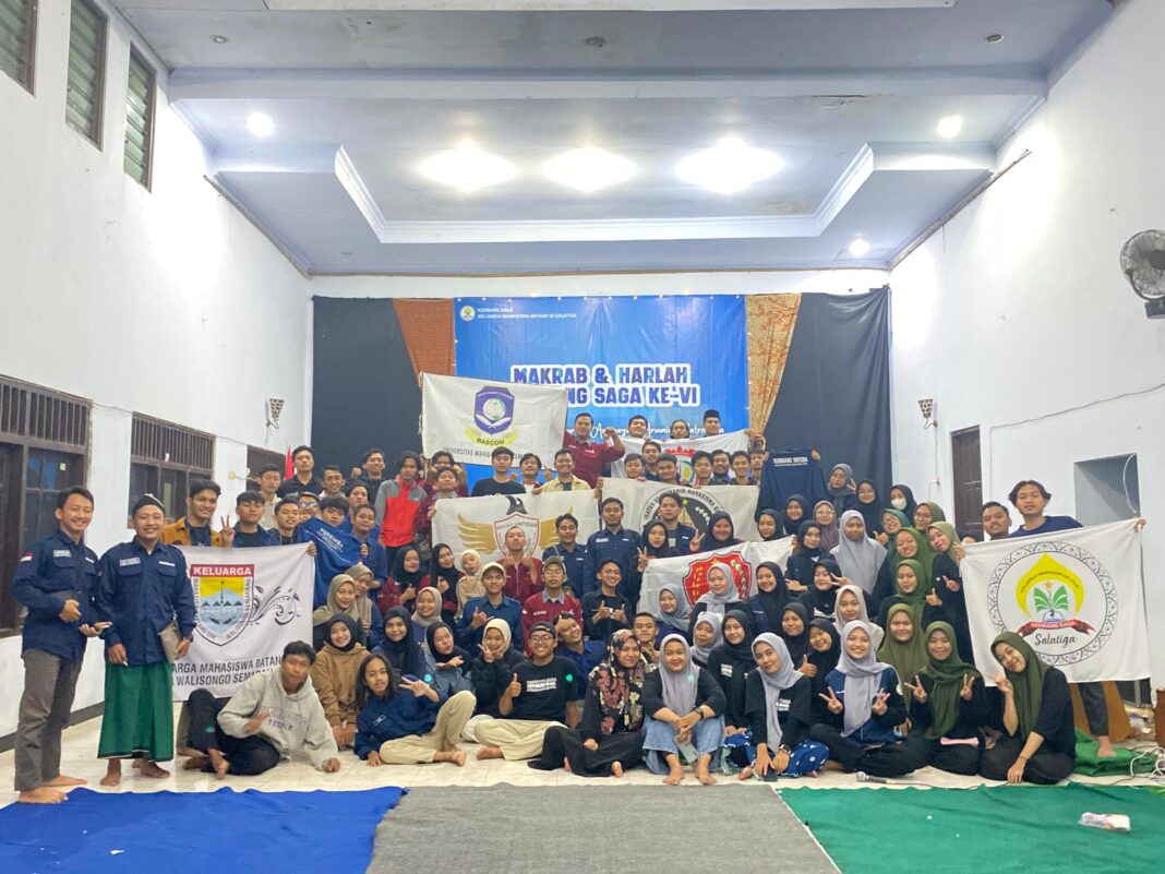 Momen Foto Bersama Ormada dan FORKOMBI Pada Kegiatan Makrab dan Harlah Kembang Saga ke-VI