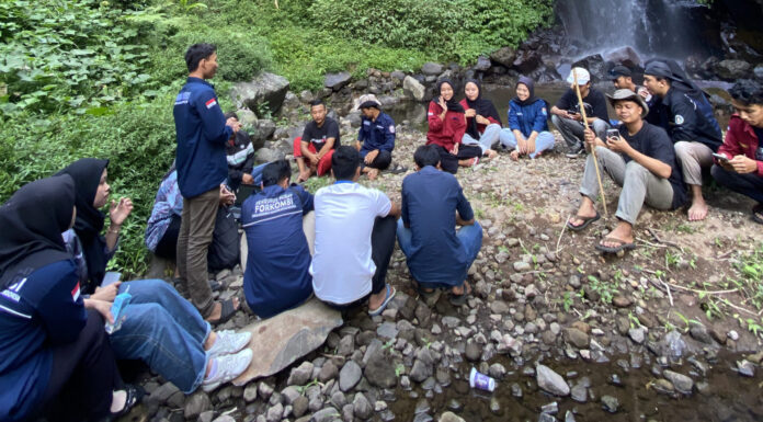 Menjawab RKPD Tahun 2025, FORKOMBI didampingi Disparpora Kabupaten Batang menggelar diskusi bersama pemuda dan mahasiswa se-Kabupaten Batang dalam bingkai acara Sinau Mbangun Batang (SAMBAT) di objek wisata Curug Sipitung, Sabtu (12/10)