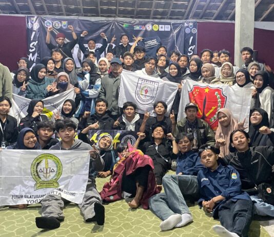 Ikatan Silaturahmi Mahasiswa Batang (ISMABA) Unsiq Wonosobo sukses merengkuh mahasiswa Batang di Wonosobo melalui kegiatan AKROBAT (Akrabe Wong Batang) bertempat di Wisata Bukit Seroja, Wonosobo pada akhir pekan (26-27/10).