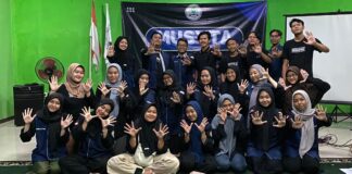 Qori Muhammad Iqbal terpilih sebagai ketua umum baru gantikan Dwi Susanti lanjutkan estafet kepemimpinan Keluarga Mahasiswa Batang di Salatiga (Kembang Saga) dalam acara Musyawarah Tahunan (Musyta) bertempat MWC NU Tersono pada awal tahun 2024 (3-4/1).