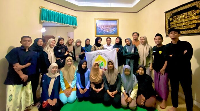 FORKOMBI.COM - PBAK (Pengenalan Budaya Akademik dan Kemahasiswaan) UIN Salatiga 2024 berlangsung, mahasiswa yang tergabung dalam Kembang Saga (Keluarga Mahasiswa Batang Salatiga) inisiatif beri penginapan kepada mahasiswa baru maupun panitia PBAK selama enam hari.