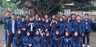 FORKOMBI.COM - Bertempat di PPTQM Lukman Al Hakim, forum sepakat tunjuk Tegar sebagai ketua umum Kembang Sutera (Keluarga Mahasiswa Batang UNNES Sutera) yang baru dalam momen Reorganisasi Kembang Sutera 2024 pada pertengahan Februari (17/2).