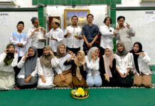 FORKOMBI.COM - Gapai keberkahan di bulan Ramadhan, Batang Student Community (BASCOM) Universitas Wahid Hasyim Semarang adakan khataman Al-Qur'an dan Sahur On The Road (SOTR) pada pertengahan bulan Ramadhan (28/3).