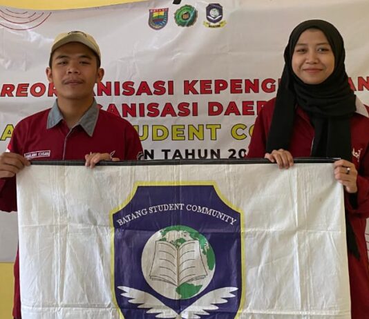 FORKOMBI.COM - Tentukan keberlanjutan kepemimpinan organisasi, BASCOM (Batang Student Community) Universitas Wahid Hasyim Semarang adakan Reorganisasi BASCOM 2024 bertempat di Gedung Serbaguna Sadeng Gunungpati, Semarang pada bulan Juni (23/6).