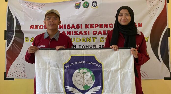 FORKOMBI.COM - Tentukan keberlanjutan kepemimpinan organisasi, BASCOM (Batang Student Community) Universitas Wahid Hasyim Semarang adakan Reorganisasi BASCOM 2024 bertempat di Gedung Serbaguna Sadeng Gunungpati, Semarang pada bulan Juni (23/6).