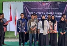 FORKOMBI.COM - Optimalisasi kepengurusan baru, Lemah Abang (Lesehan Mahasiswa Asal Batang di Pekalongan) selenggarakan Pelantikan dan Raker (Rapat Kerja) pengurus Lemah Abang periode 2024-2025 pada pertengahan Februari (17-18/2) di MWC NU Kecamatan Subah.