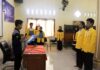 FORKOMBI.COM - Pada hari Minggu (9/6) lalu bertempat di PPTQM Lukman Al Hakim, Kembang Sutera (Keluarga Mahasiswa Batang UNNES Sutera) menggelar acara Pelantikan dan Raker (Rapat Kerja) lantik Tegar beserta jajarannya, sekaligus peringatan HUT (Hari Ulang Tahun) Kembang Sutera ke-12.
