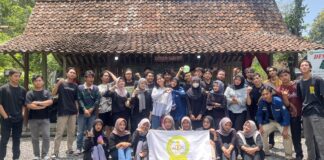 Satukan rasa saudara antar mahasiswa Batang di Yogyakarta, Forum Silaturahmi Mahasiswa Batang Yogyakarta (FORSIMBA) menyelenggarakan Malam Keakraban (Makrab) di Tegal Loegood, Sleman, Yogyakarta, pada minggu awal Oktober 2024 (5-6/10).