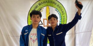 FORKOMBI.COM - Satu periode telah selesai berlayar, M. Zaki Muafa gantikan Jadmiko P. Pambudi sebagai nahkoda Forsimba (Forum Silaturahmi Mahasiswa Batang Yogyakarta) yang baru saat Kongresnya Forsimba ke-XVIII di Omah PMII Yogyakarta, Bantul, DIY pada awal November 2024 (2-3/11).