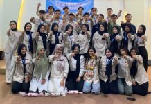 Sambut mahasiswa baru Batang di Universitas Negeri Semarang, Keluarga Mahasiswa Batang UNNES Sutera (Kembang Sutera) menggelar Gathering Mahasiswa Baru Kembang Sutera di Gedung B1 R. 106 Fakultas Bahasa dan Seni Universitas Negeri Semarang pada Sabtu pagi (9/11).