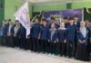 Zidni beri asa baru setelah dilantik pada kegiatan Pelantikan Pengurus dan Talkshow Pendidikan KMBS (Keluarga Mahasiswa Batang Semarang) UIN Walisongo pada awal Oktober 2024 (6/10) di Gedung MWC NU Subah.